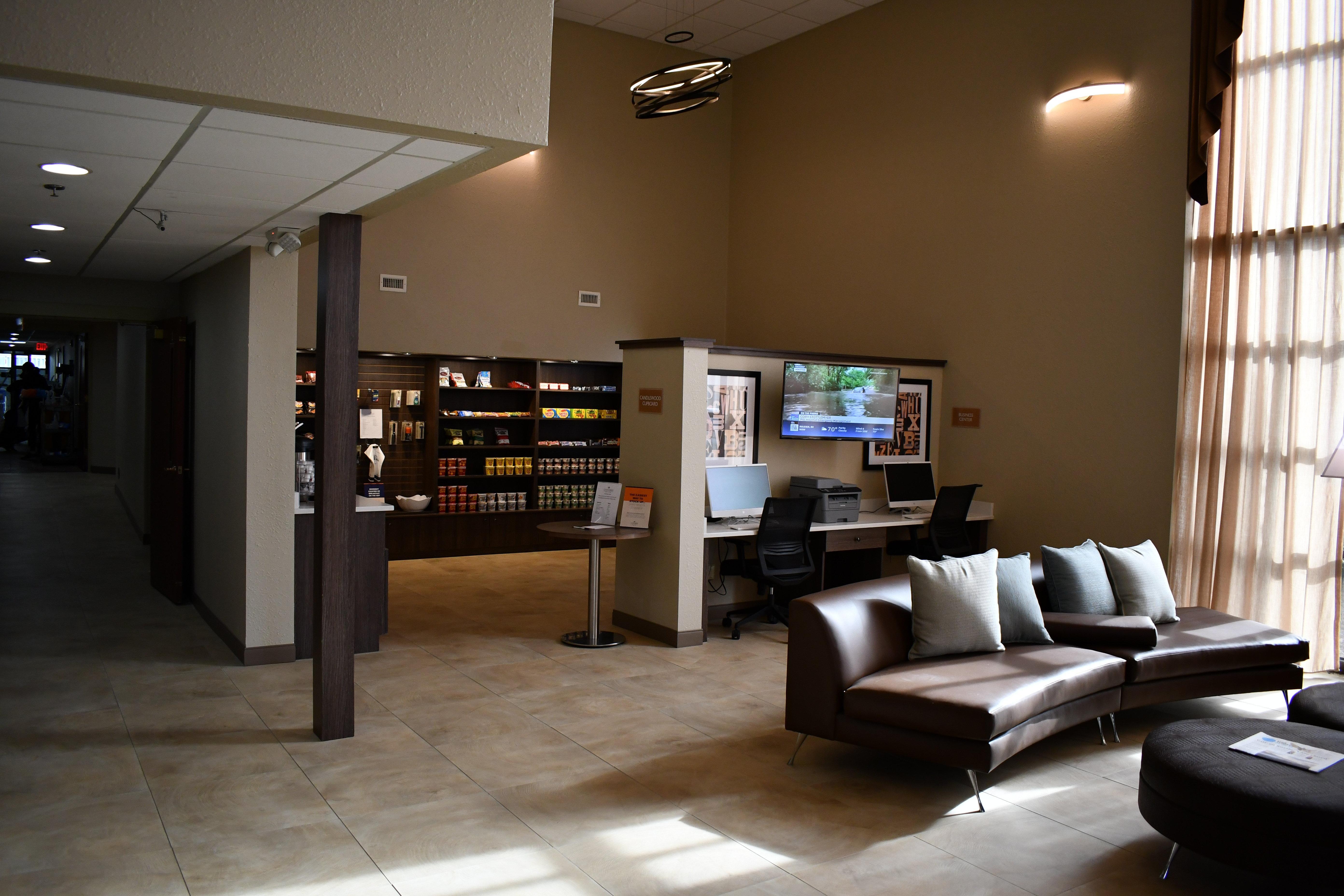 大急流城机场智选假日酒店 Cascade 外观 照片